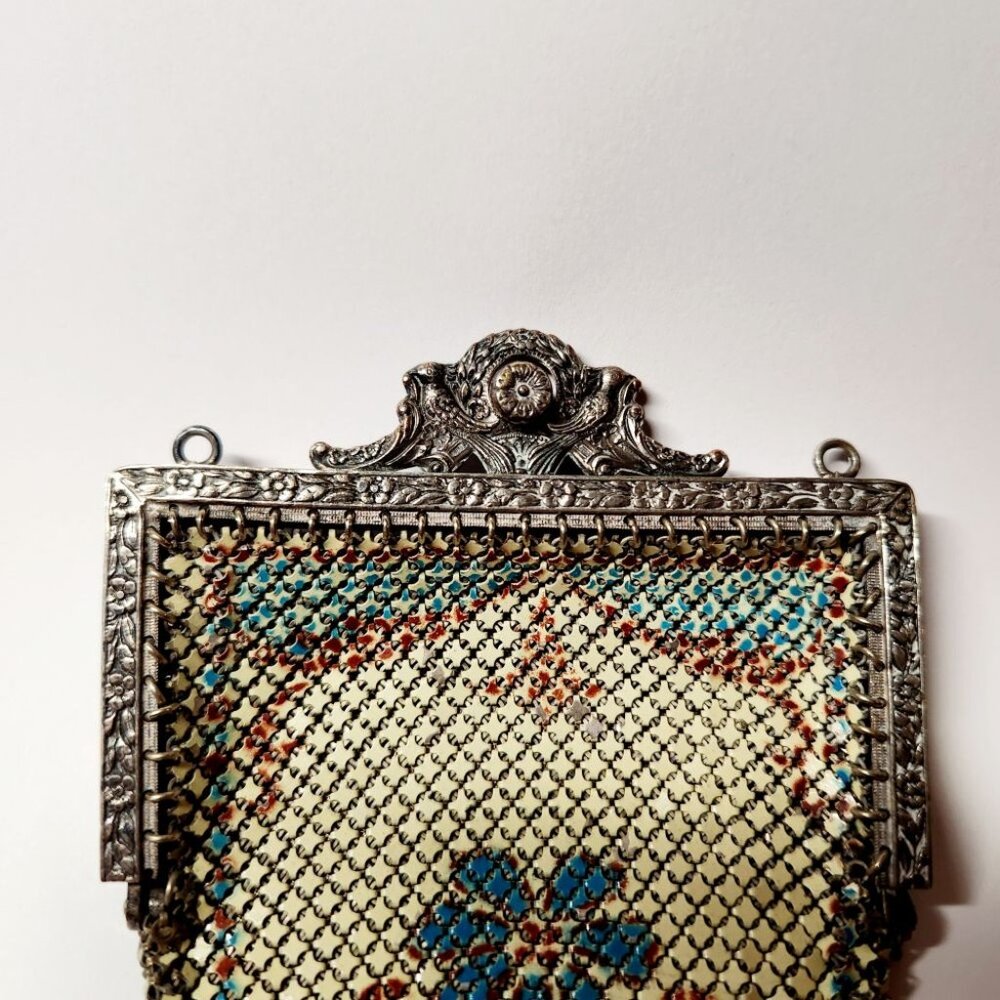 Roaring 20s Art Deco Flapper Handbag With Long Chain - Picture 7 of 8